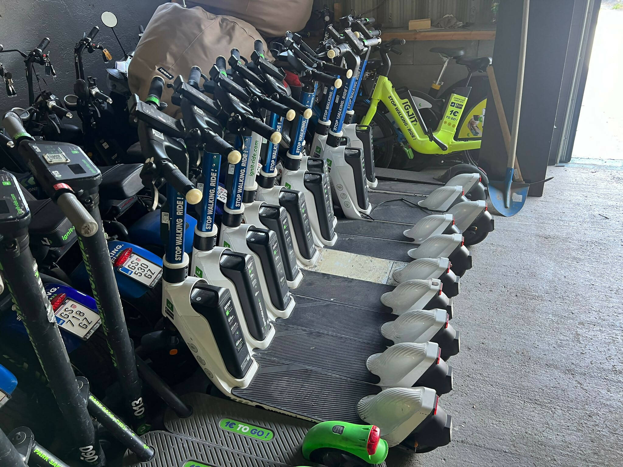 OKAI ES600 SCOOTERS